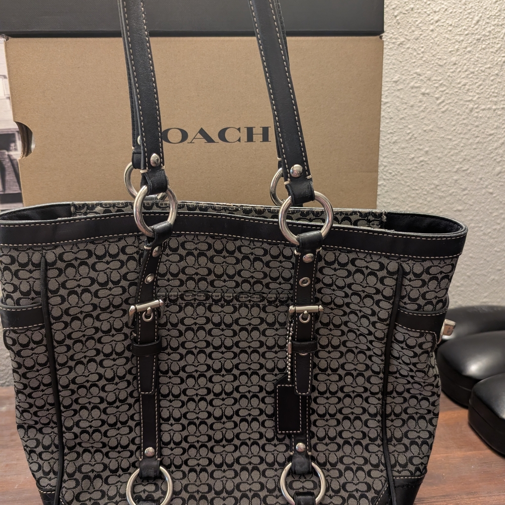 Coach Signature Canvas Tote Bag in Black/Grey